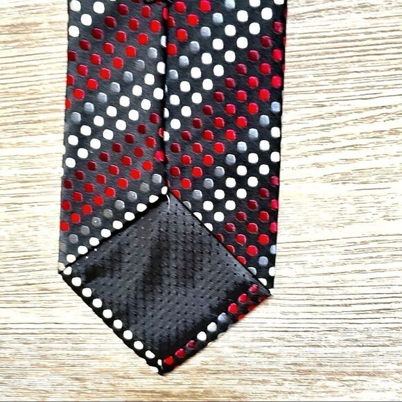 Geoffrey Beene  polka dot tie - Picture 6 of 12